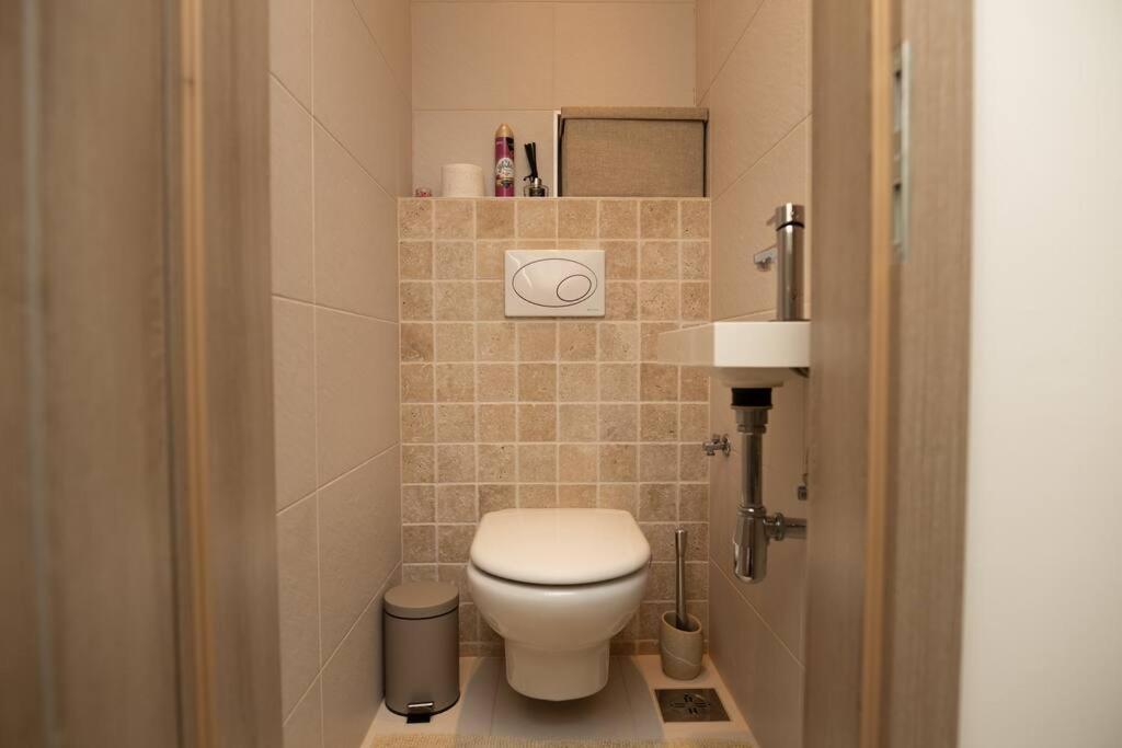 Martonfalvi Penthouse W Jacuzzi Дебрецен Екстериор снимка
